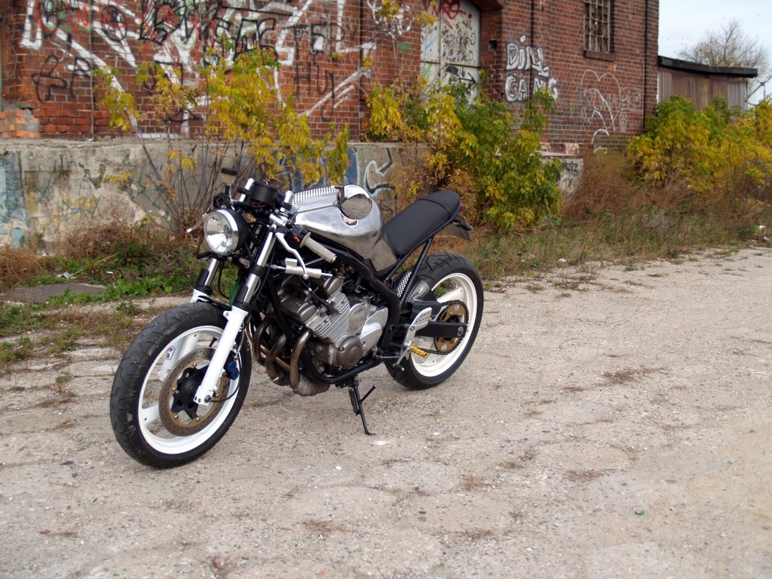 Скремблер мотоцикл xj600